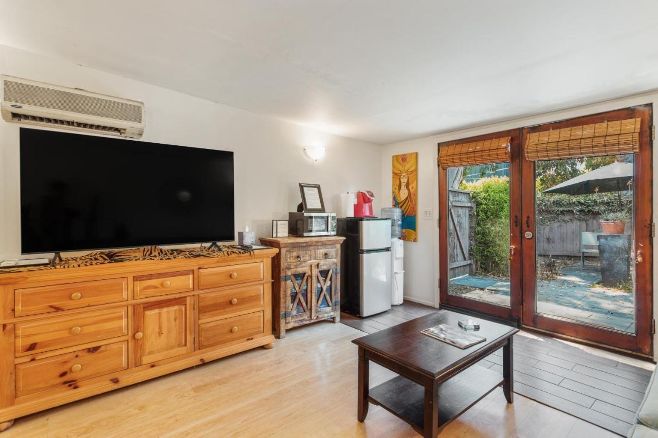 Private Studio City Guest House 洛杉矶 外观 照片